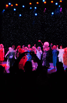 Burlesque Legends gather onstage for their curtain call, Burlesque Hall of Fame 2014